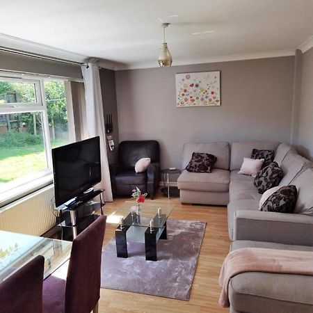 Fourth Avenue, Lovely Bungalow Available For Guests And Contractors Parking Wifi Nottingham Kültér fotó