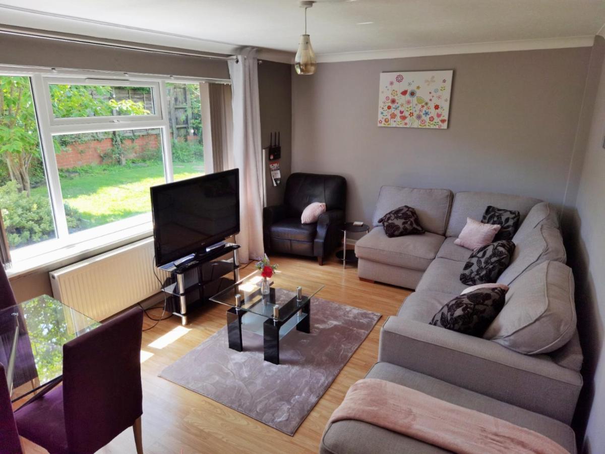 Fourth Avenue, Lovely Bungalow Available For Guests And Contractors Parking Wifi Nottingham Kültér fotó