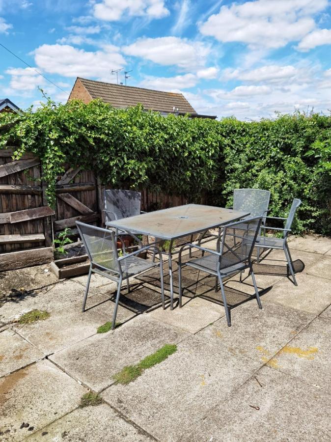 Fourth Avenue, Lovely Bungalow Available For Guests And Contractors Parking Wifi Nottingham Kültér fotó
