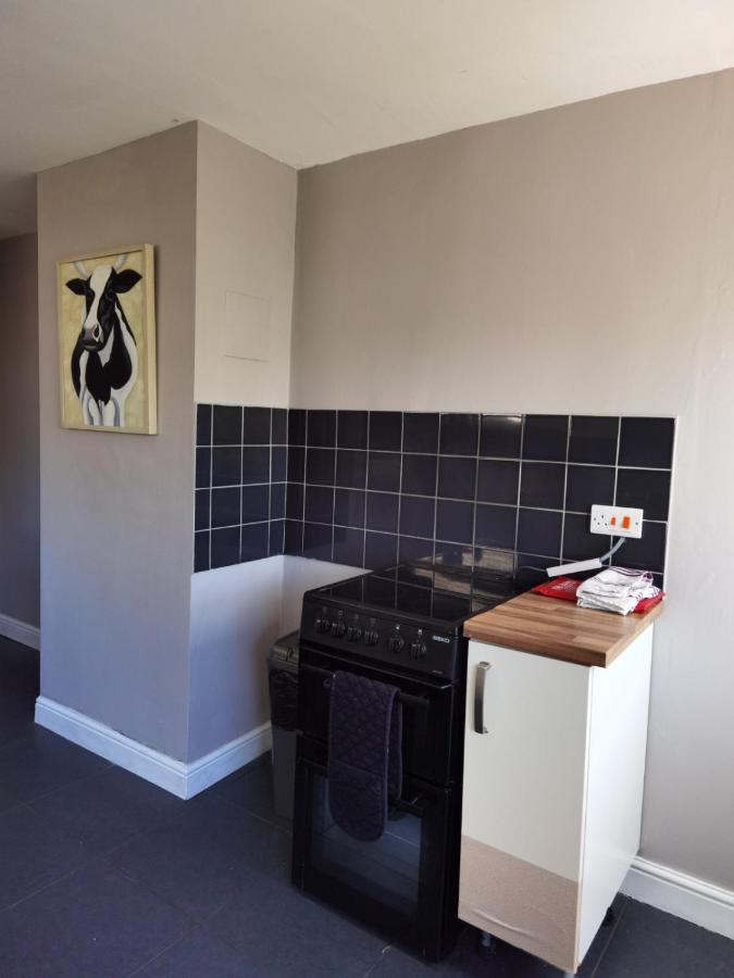 Fourth Avenue, Lovely Bungalow Available For Guests And Contractors Parking Wifi Nottingham Kültér fotó