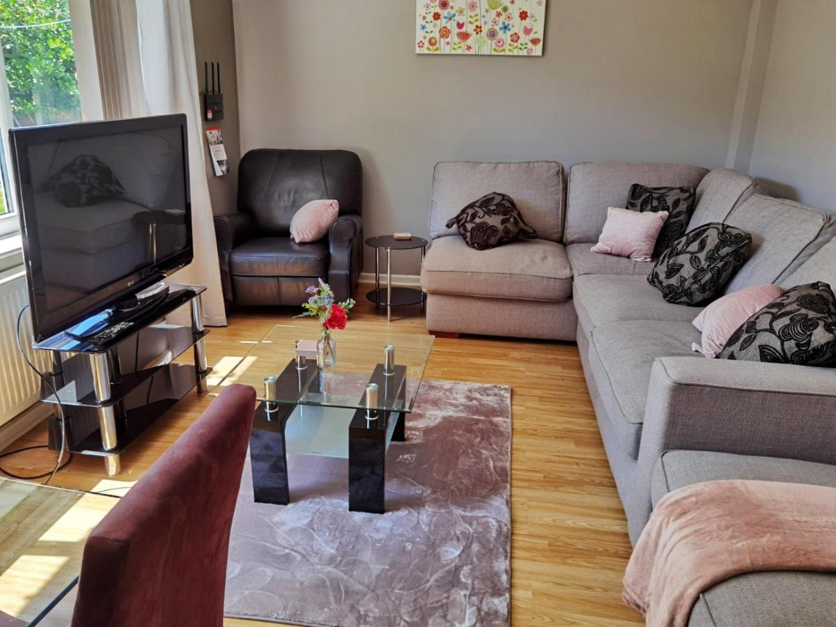 Fourth Avenue, Lovely Bungalow Available For Guests And Contractors Parking Wifi Nottingham Kültér fotó