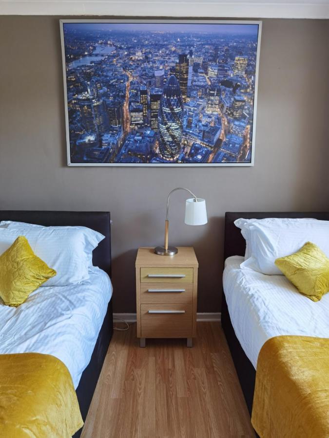 Fourth Avenue, Lovely Bungalow Available For Guests And Contractors Parking Wifi Nottingham Kültér fotó