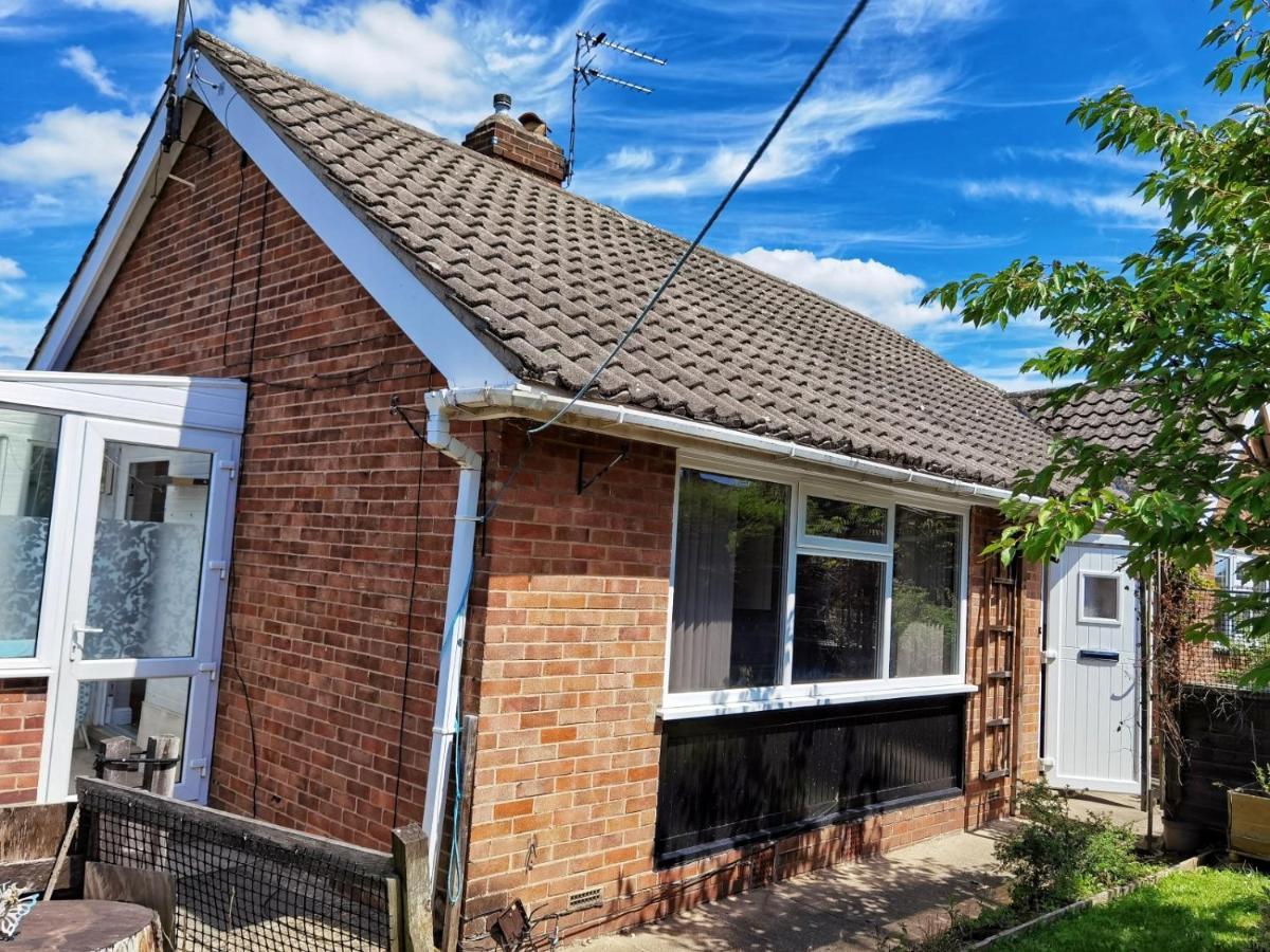 Fourth Avenue, Lovely Bungalow Available For Guests And Contractors Parking Wifi Nottingham Kültér fotó