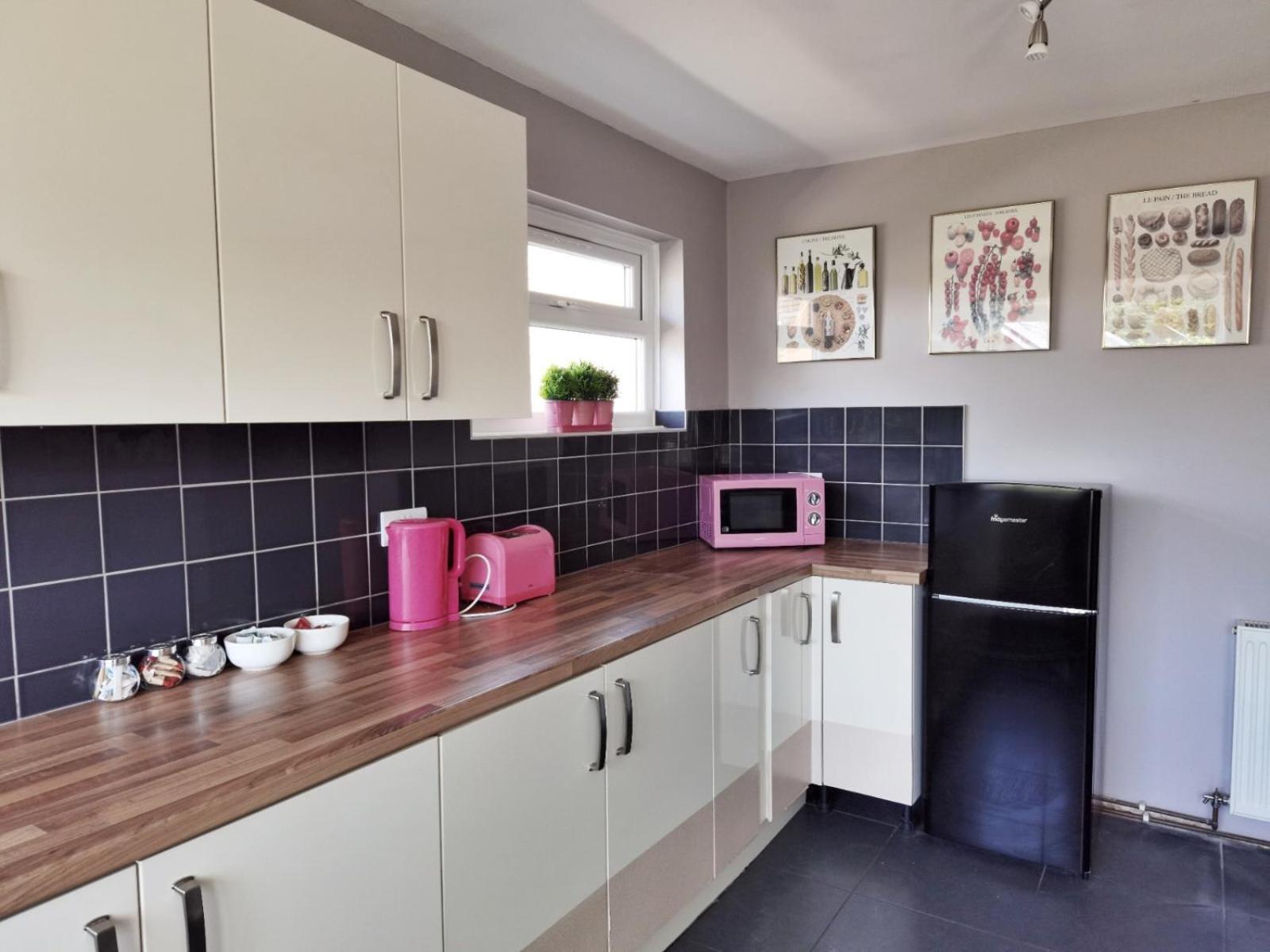 Fourth Avenue, Lovely Bungalow Available For Guests And Contractors Parking Wifi Nottingham Kültér fotó