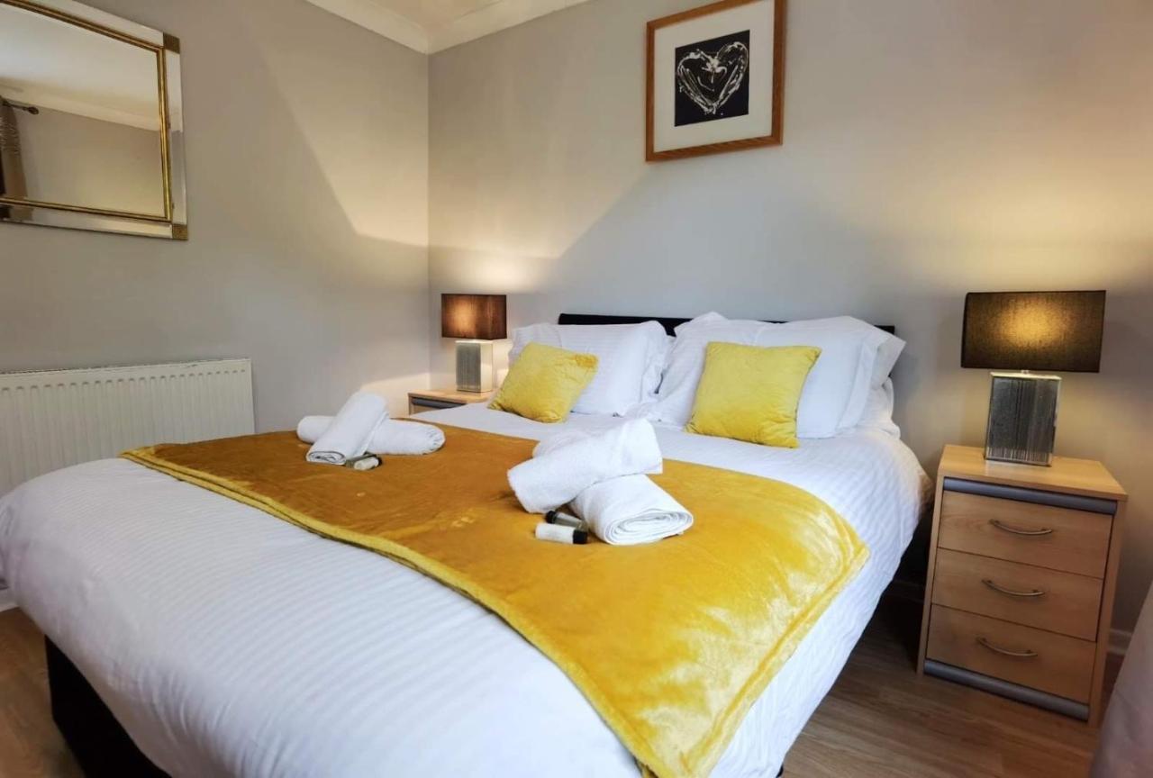Fourth Avenue, Lovely Bungalow Available For Guests And Contractors Parking Wifi Nottingham Kültér fotó