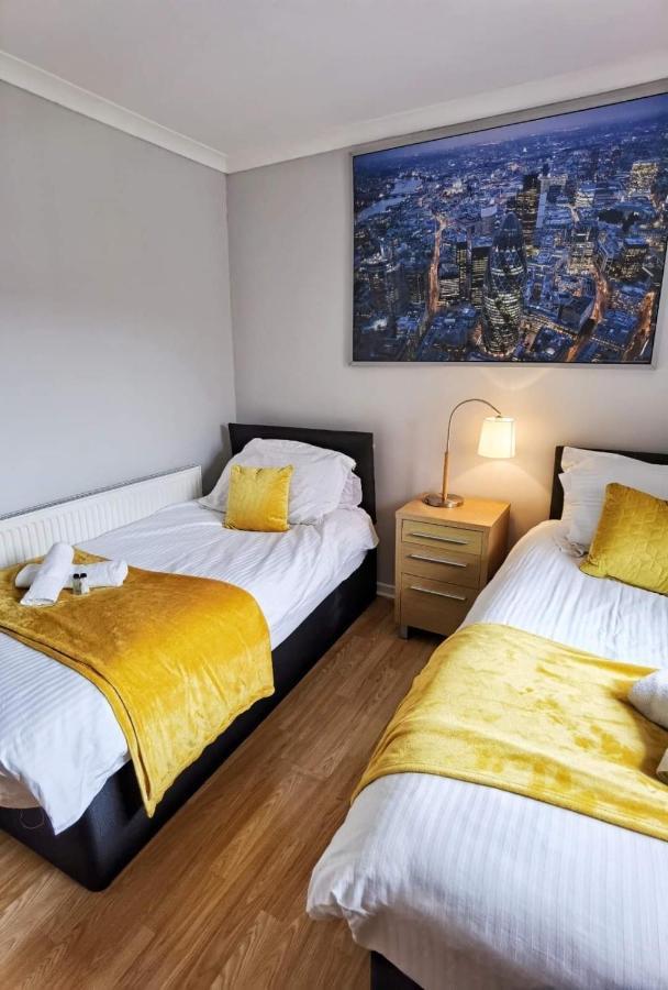Fourth Avenue, Lovely Bungalow Available For Guests And Contractors Parking Wifi Nottingham Kültér fotó