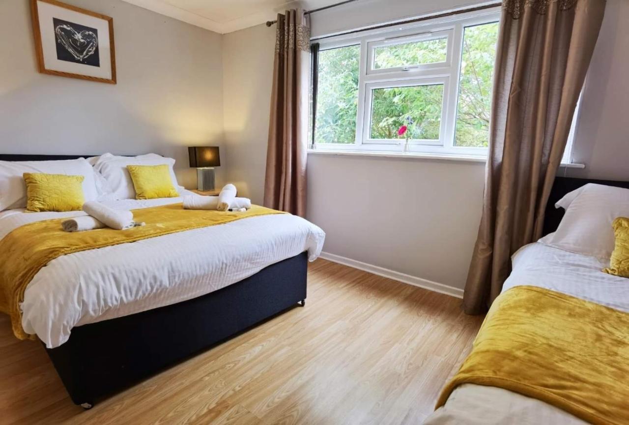 Fourth Avenue, Lovely Bungalow Available For Guests And Contractors Parking Wifi Nottingham Kültér fotó