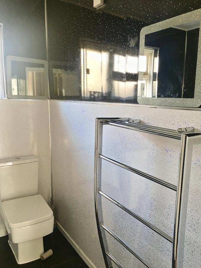 Fourth Avenue, Lovely Bungalow Available For Guests And Contractors Parking Wifi Nottingham Kültér fotó
